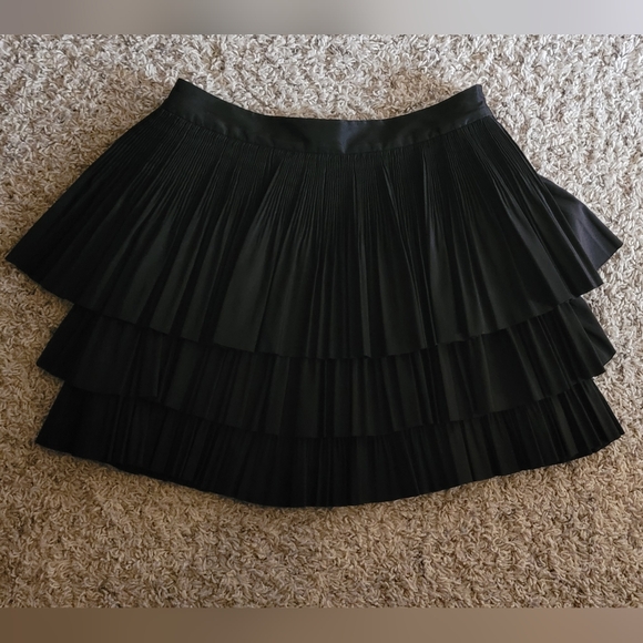 RARE FIND Black Tiered Pleated Skirt - Picture 6 of 6